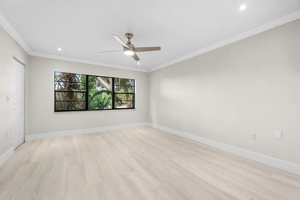 18 Stratford Drive E Boynton Beach FL 33436