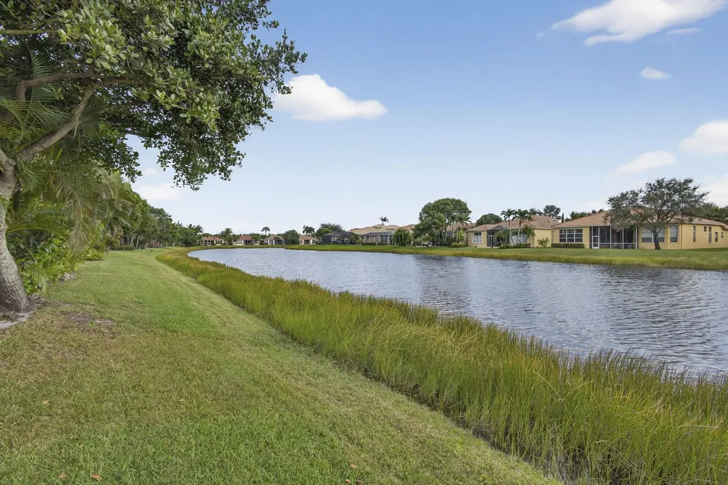 8722 Via Brilliante Wellington FL 33411