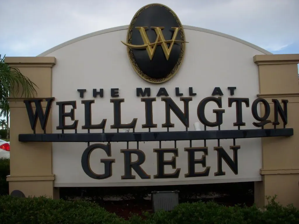 8722 Via Brilliante Wellington FL 33411