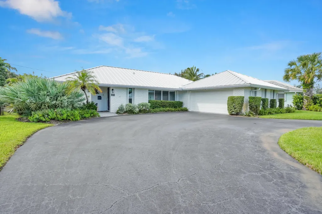 221 Orange Tree Drive Atlantis FL 33462