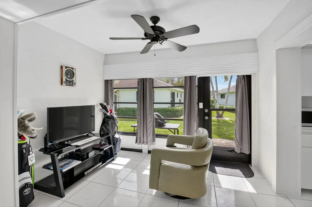 9800 Tabebuia Tree Drive Boynton Beach FL 33436