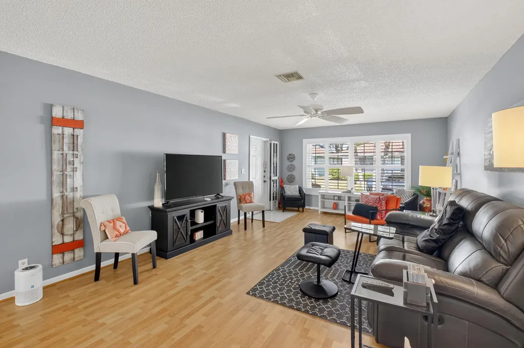 9800 Tabebuia Tree Drive Boynton Beach FL 33436