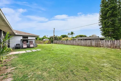 622 SW Hogan Street Port St Lucie FL 34983