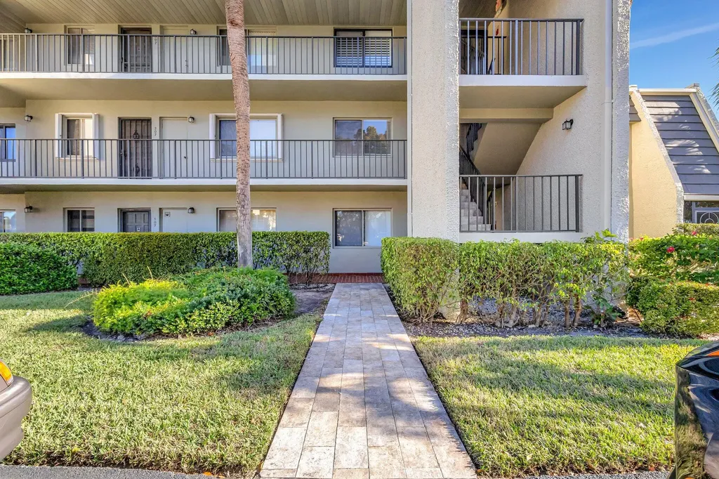 4090 Tivoli Court Lake Worth FL 33467
