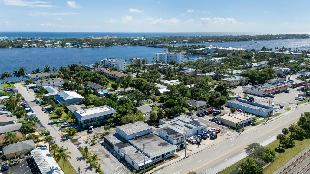 604 N Dixie Highway Lantana FL 33462