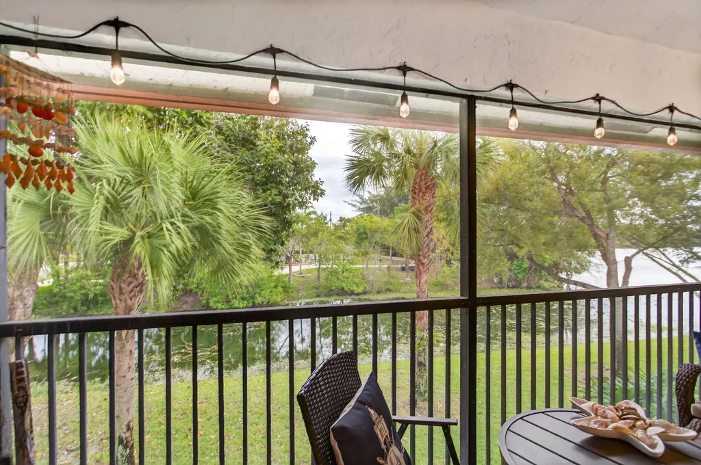104 Liberty Court Deerfield Beach FL 33442