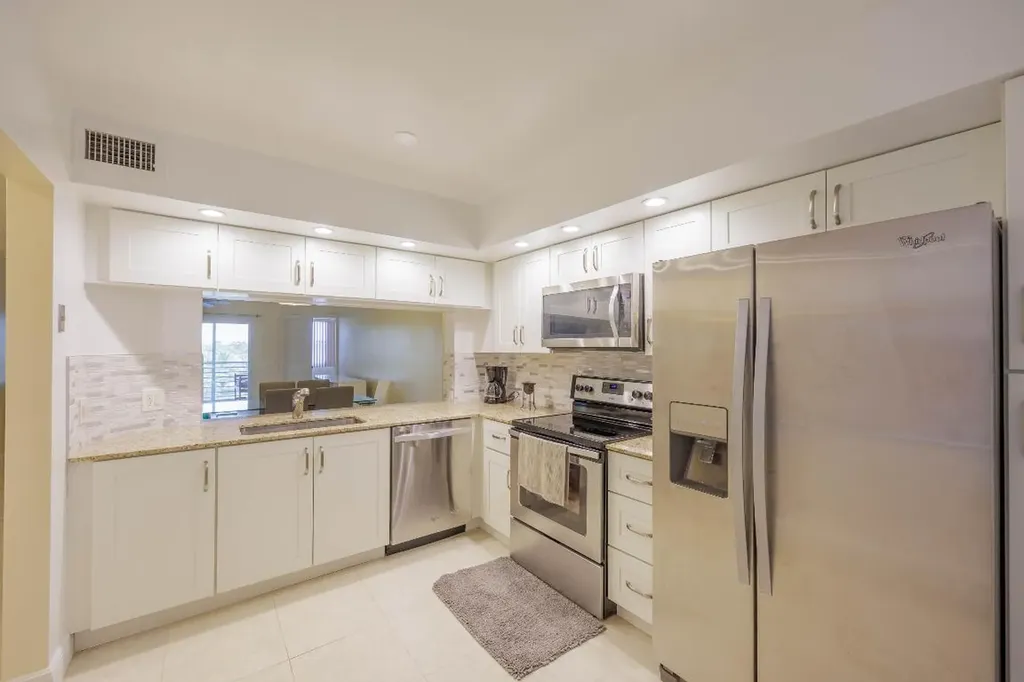 10422 NW 24th Place Sunrise FL 33322