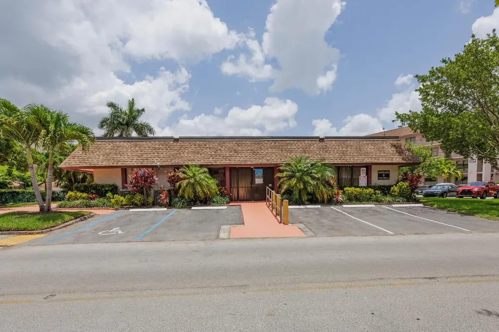10422 NW 24th Place Sunrise FL 33322