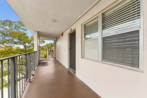 2650 NW 49th Avenue Lauderdale Lakes FL 33313