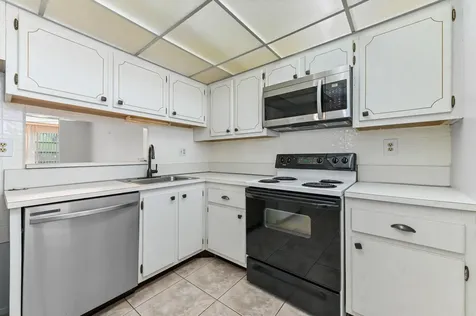 2650 NW 49th Avenue Lauderdale Lakes FL 33313