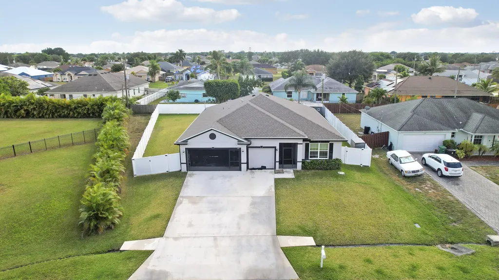 684 SW Jada Road Port St Lucie FL 34953