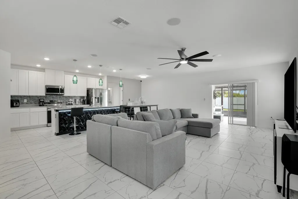684 SW Jada Road Port St Lucie FL 34953