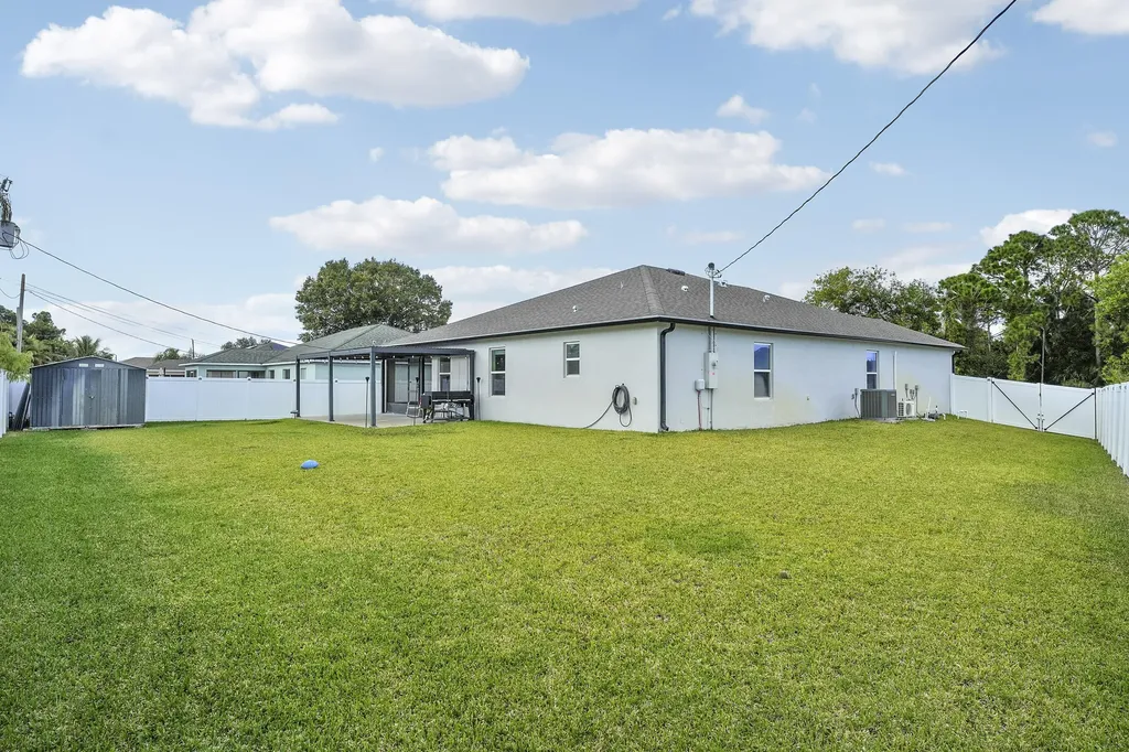 684 SW Jada Road Port St Lucie FL 34953