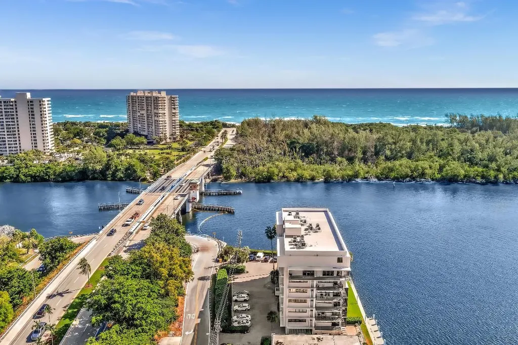 900 NE Spanish River Boulevard Boca Raton FL 33431