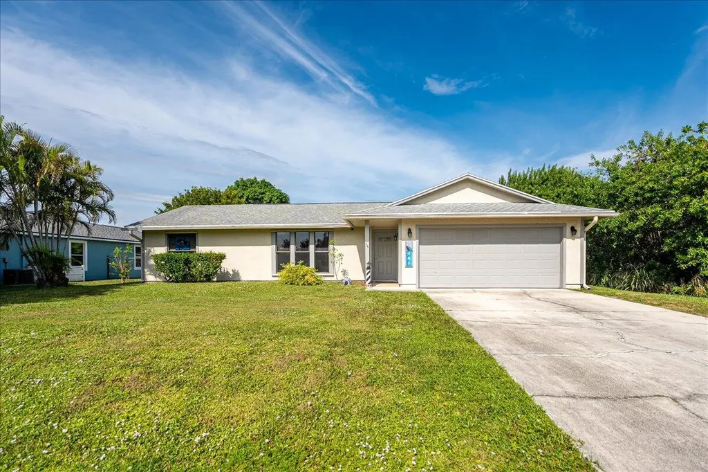 981 SE Candle Avenue Port St Lucie FL 34983