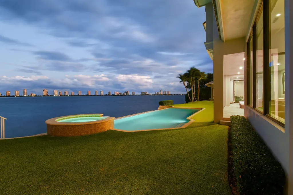 101 Bowsprit Drive North Palm Beach FL 33408