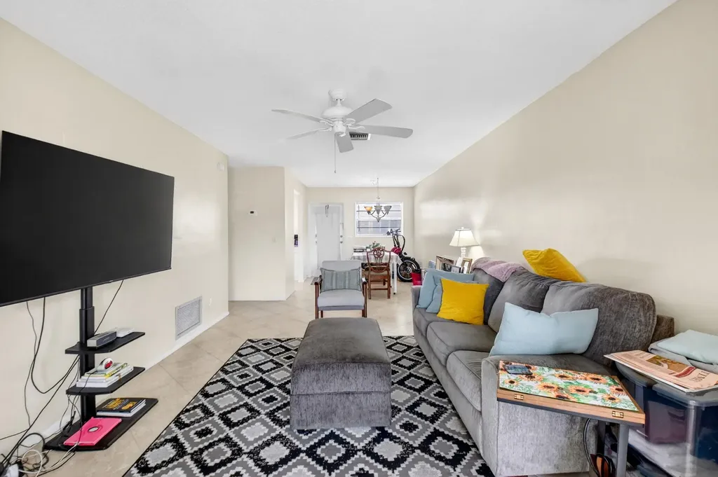 2182 NE 1st Way Boynton Beach FL 33435