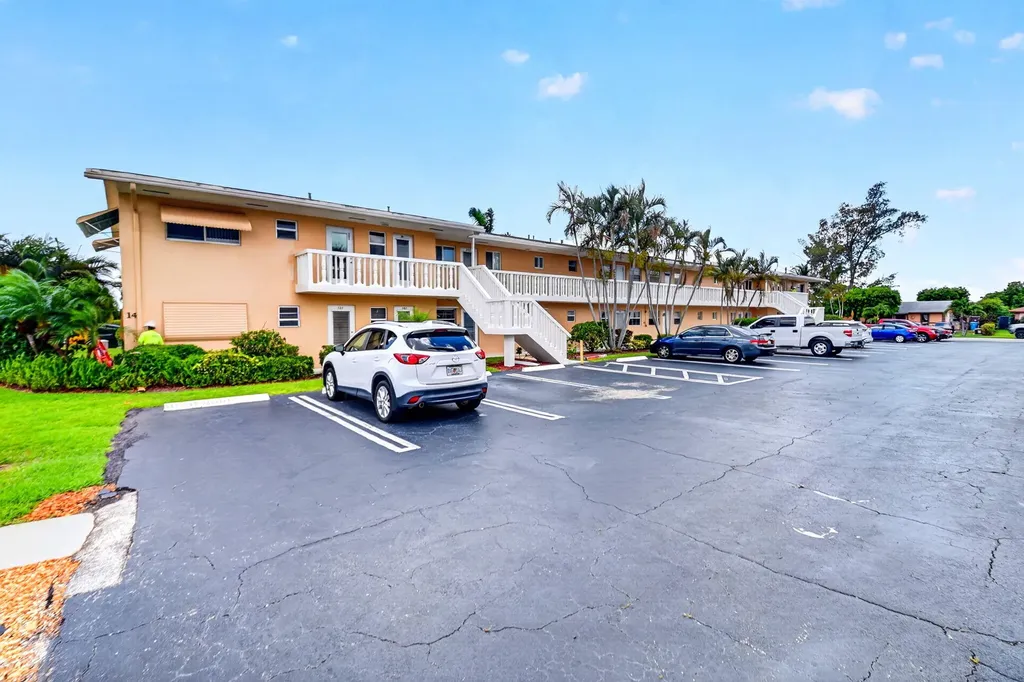 2182 NE 1st Way Boynton Beach FL 33435