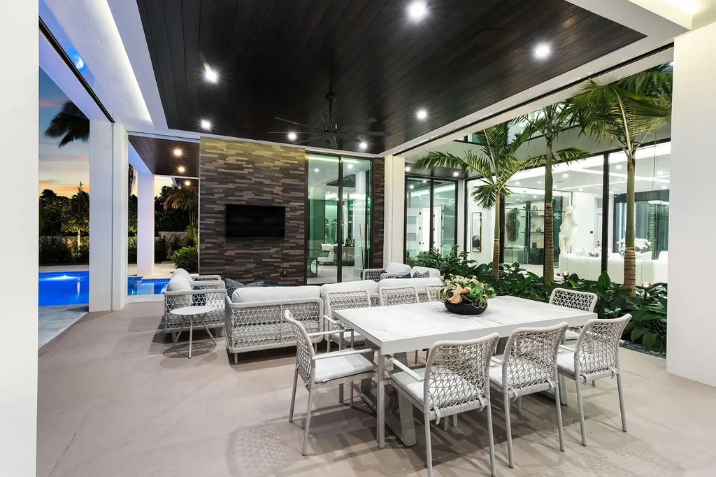 169 W Coconut Palm Road Boca Raton FL 33432