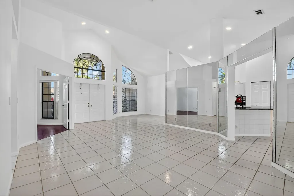 172 Monterey Way Royal Palm Beach FL 33411