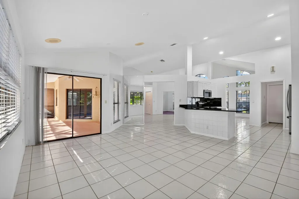 172 Monterey Way Royal Palm Beach FL 33411