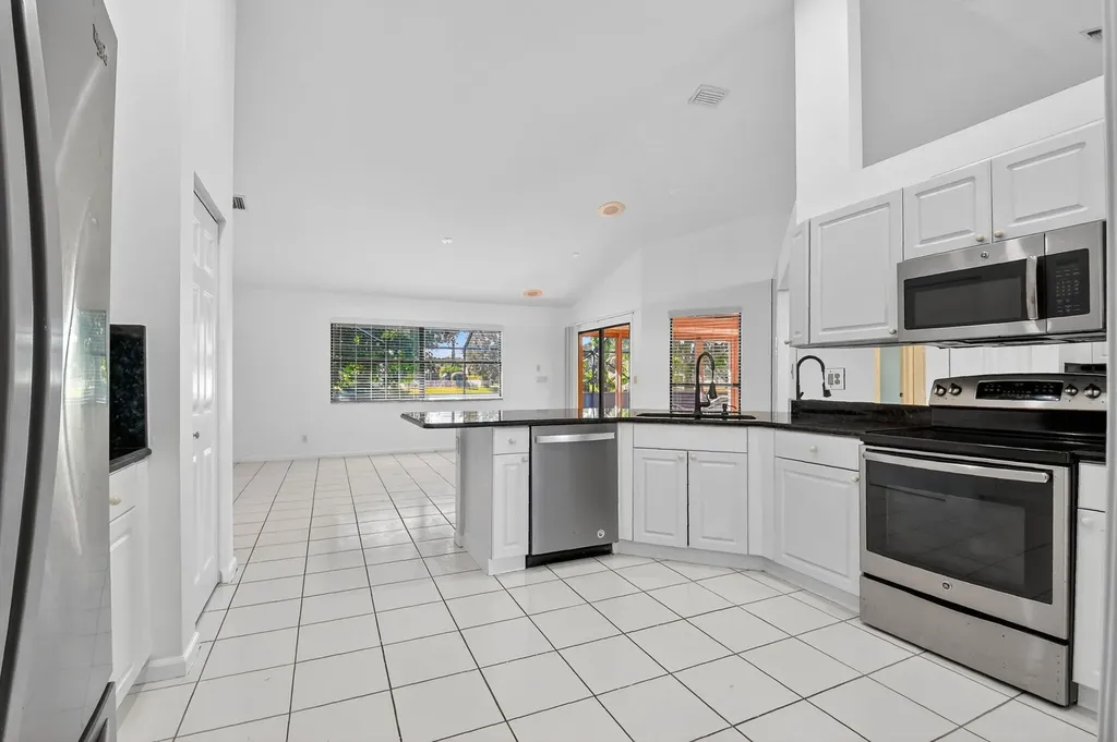 172 Monterey Way Royal Palm Beach FL 33411