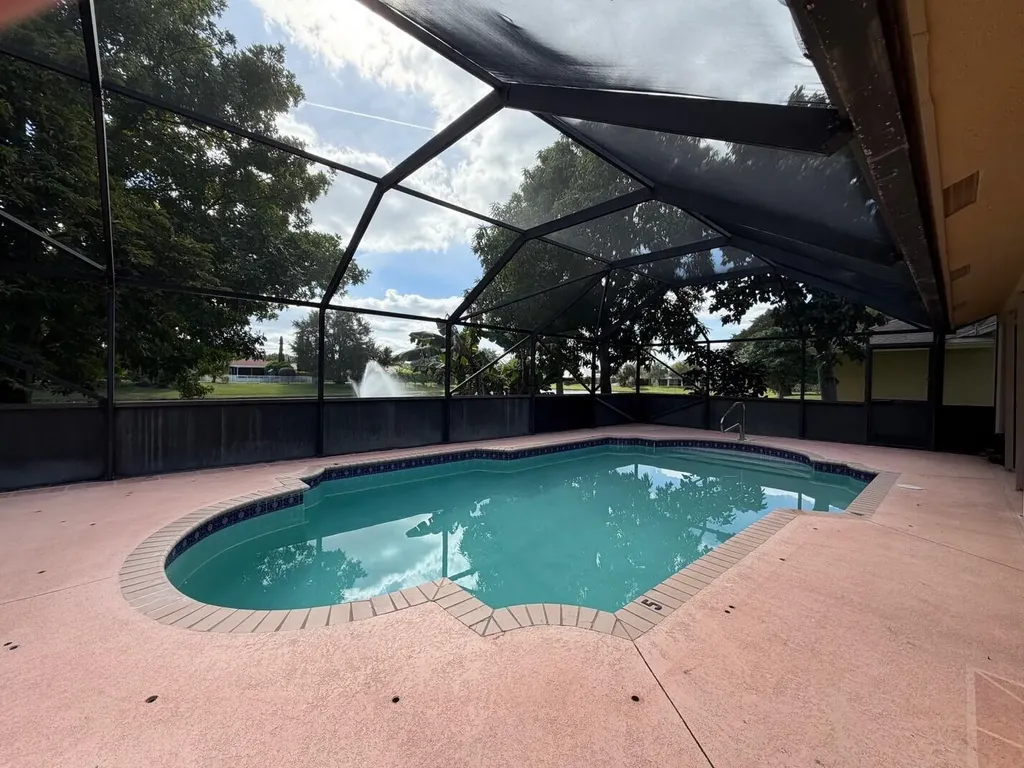 172 Monterey Way Royal Palm Beach FL 33411