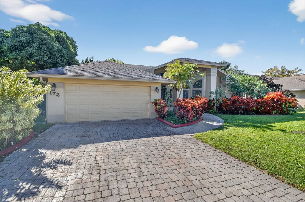 172 Monterey Way Royal Palm Beach FL 33411