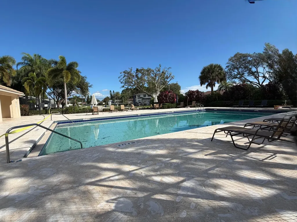 172 Monterey Way Royal Palm Beach FL 33411