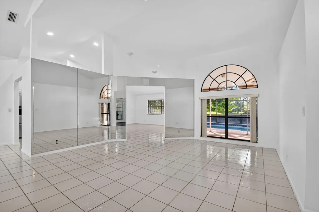 172 Monterey Way Royal Palm Beach FL 33411