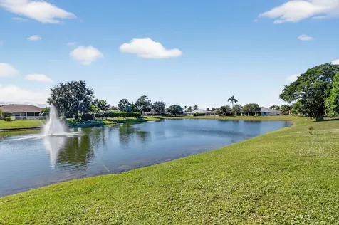 172 Monterey Way Royal Palm Beach FL 33411