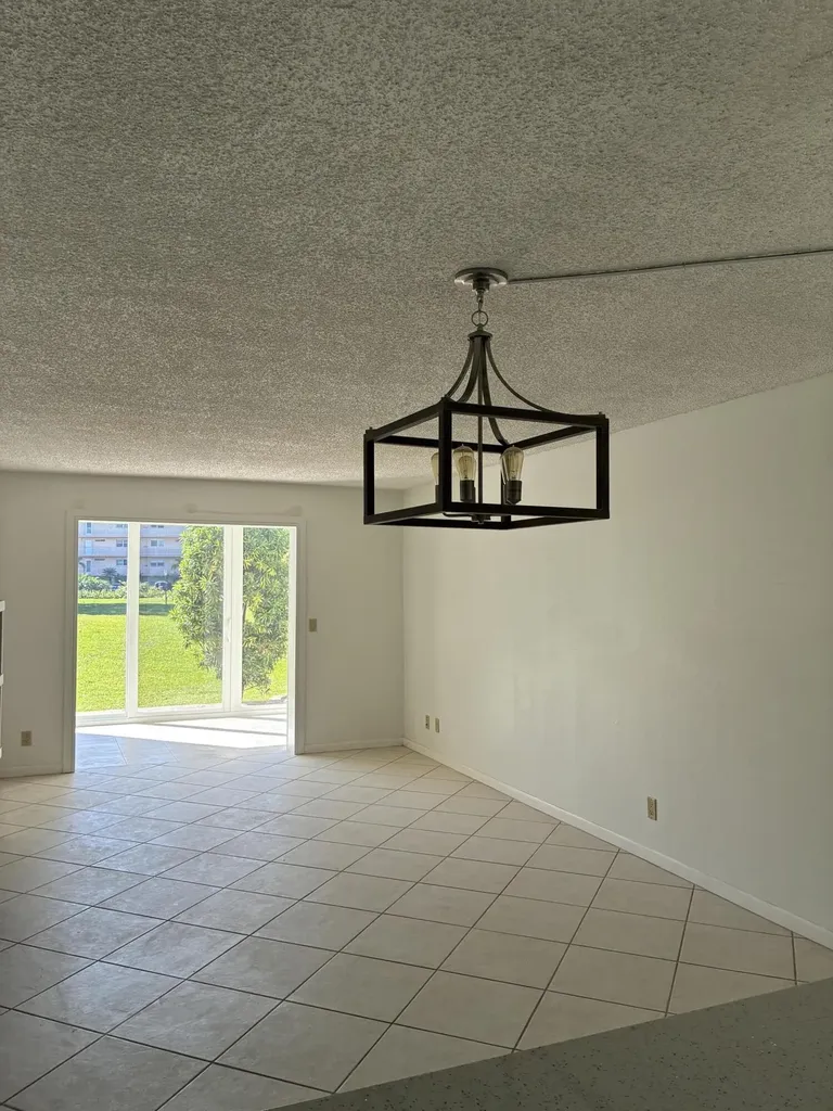 2615 NE 3rd Court Boynton Beach FL 33435