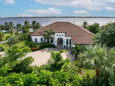 1000 NE Wright Avenue Jensen Beach FL 34957