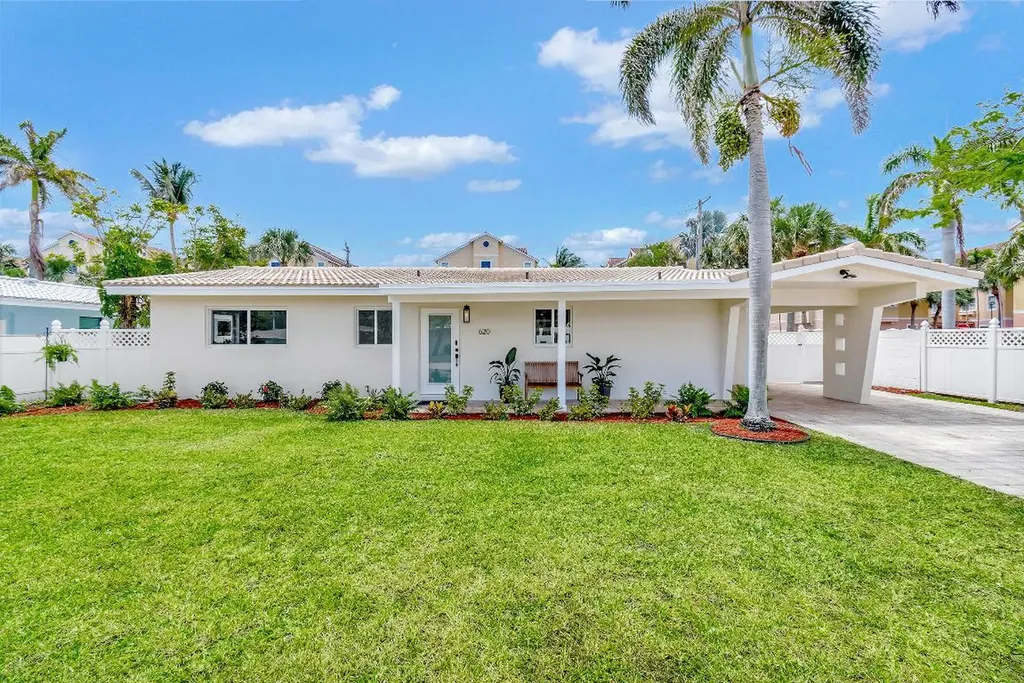 620 Las Palmas Park Boynton Beach FL 33435
