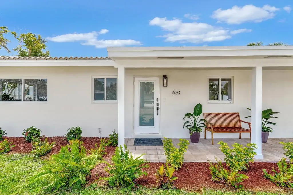 620 Las Palmas Park Boynton Beach FL 33435