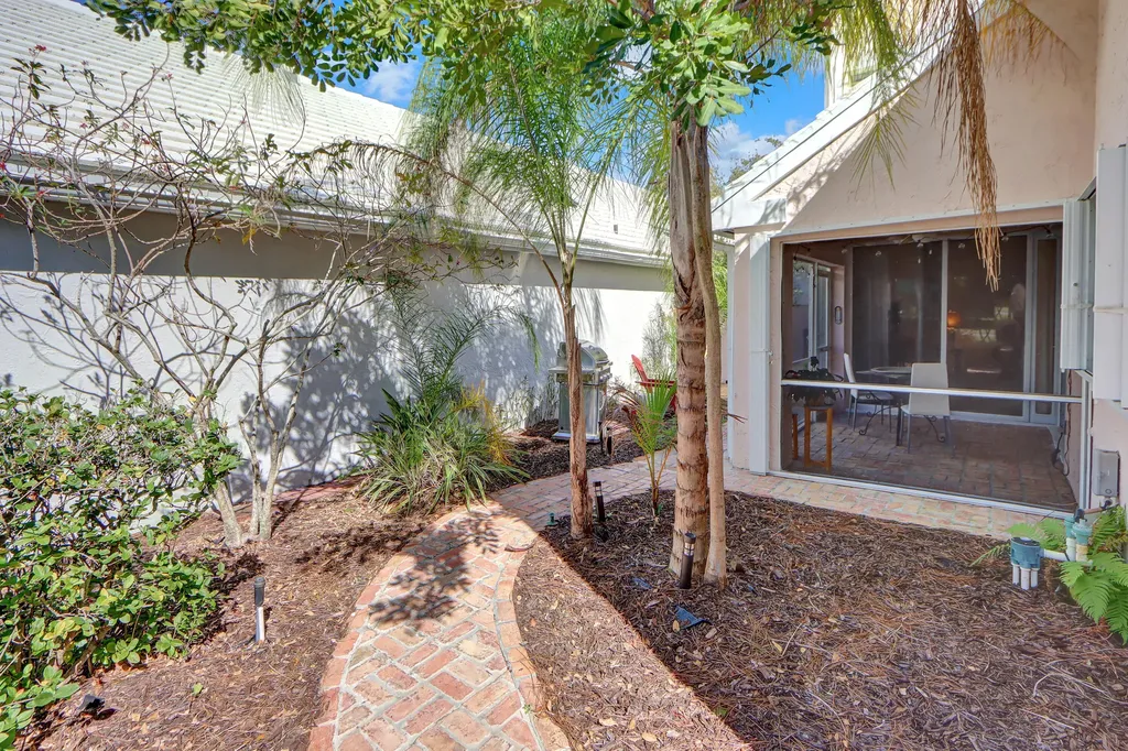 54 Windsor Lane Palm Beach Gardens FL 33418