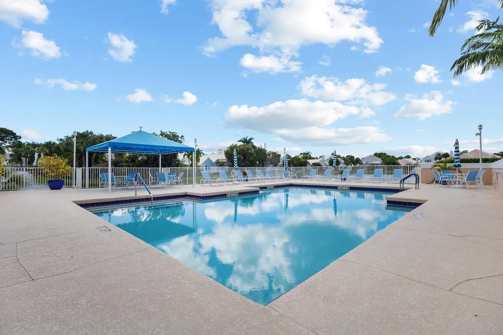 54 Windsor Lane Palm Beach Gardens FL 33418