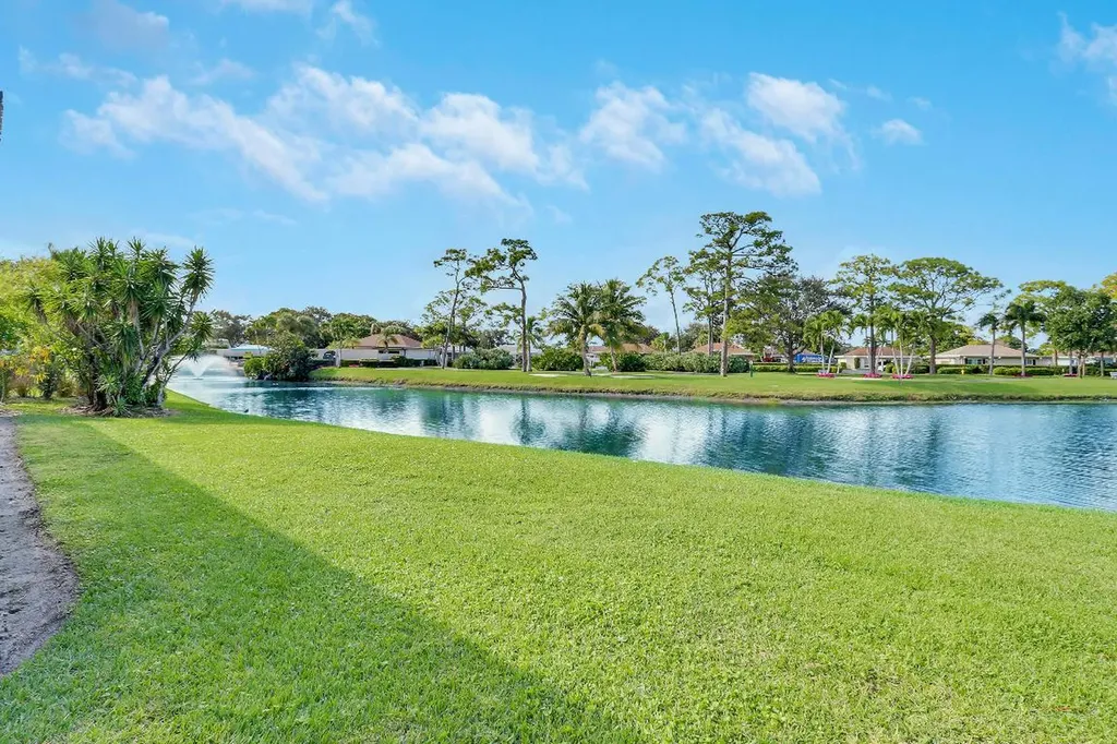 13397 Garth Court Palm Beach Gardens FL 33418