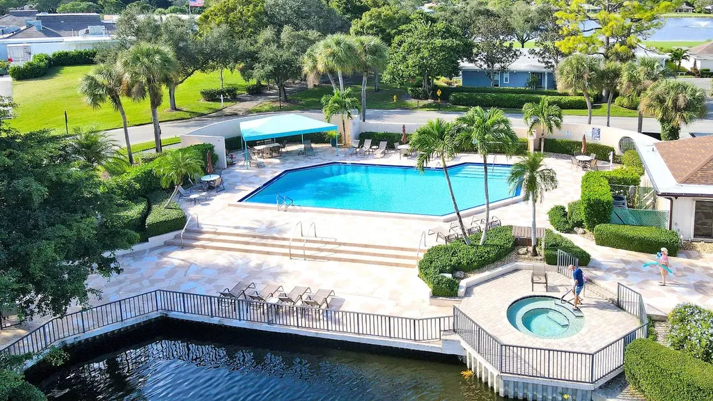 13397 Garth Court Palm Beach Gardens FL 33418