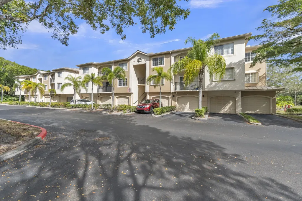 400 Crestwood Court N Royal Palm Beach FL 33411