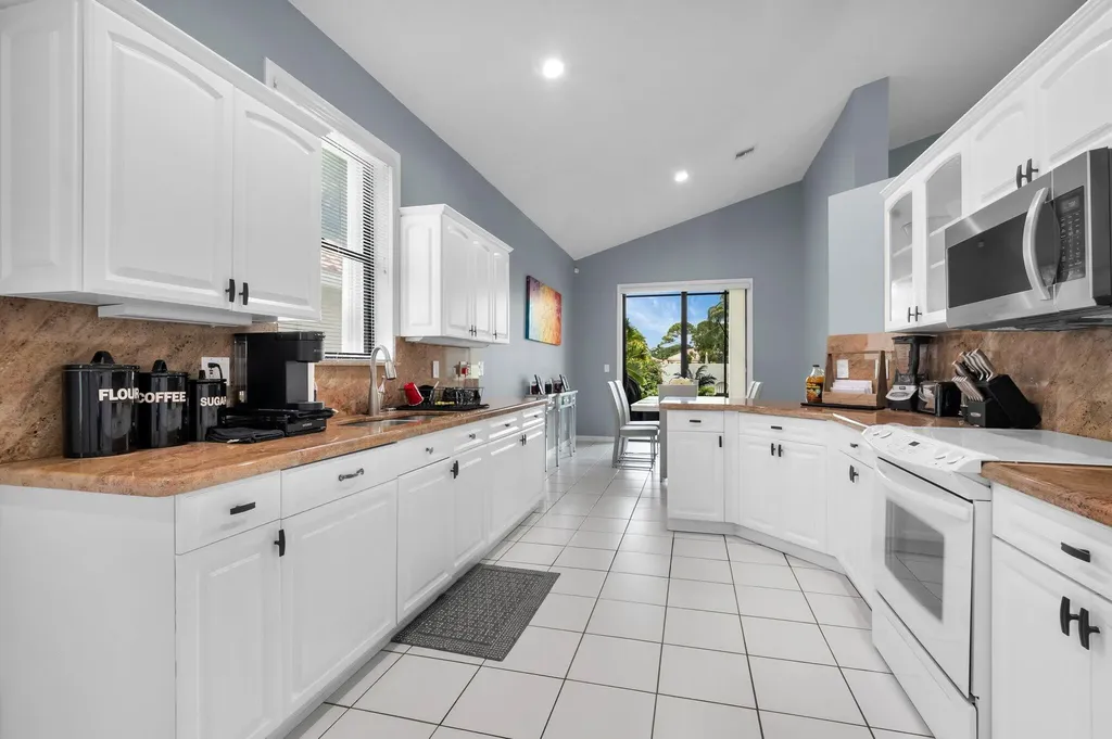 10393 Lexington Circle S Boynton Beach FL 33436