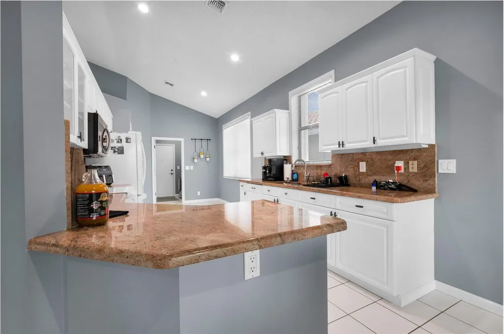 10393 Lexington Circle S Boynton Beach FL 33436