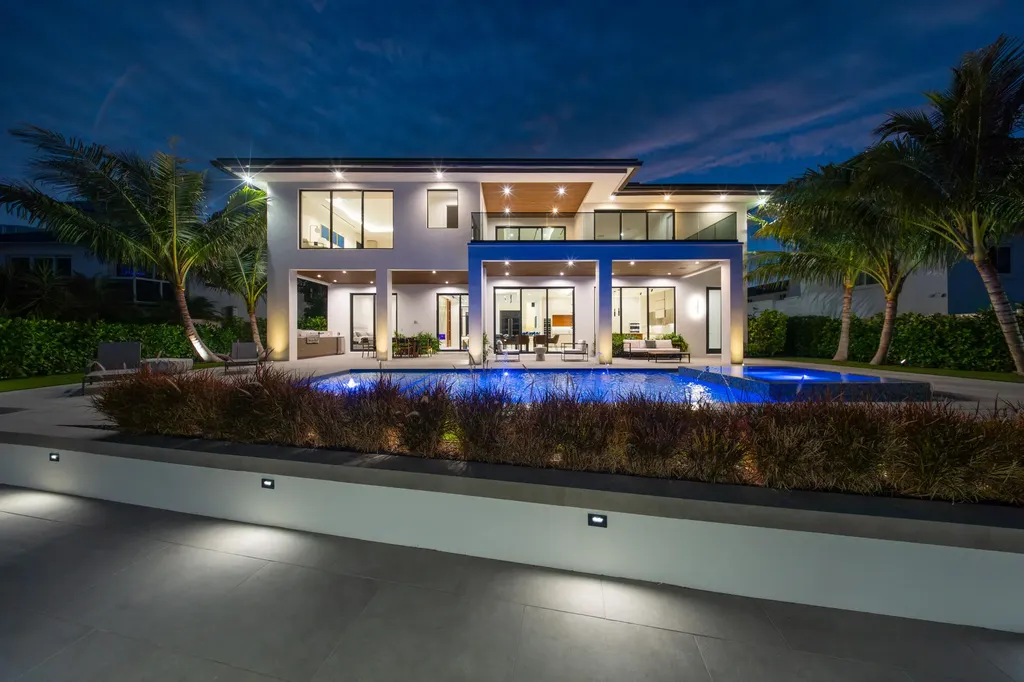 2880 NE 9th Street Pompano Beach FL 33062