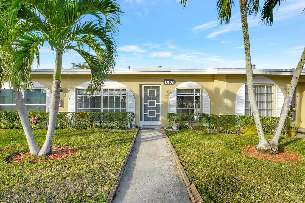13602 Via Flora Delray Beach FL 33484