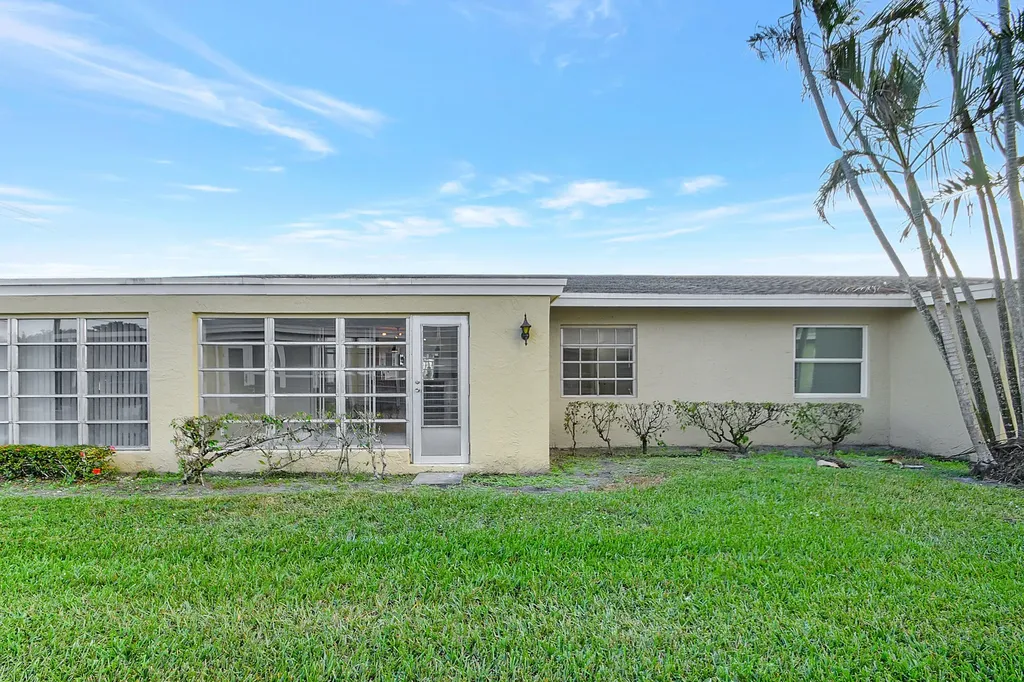 13602 Via Flora Delray Beach FL 33484