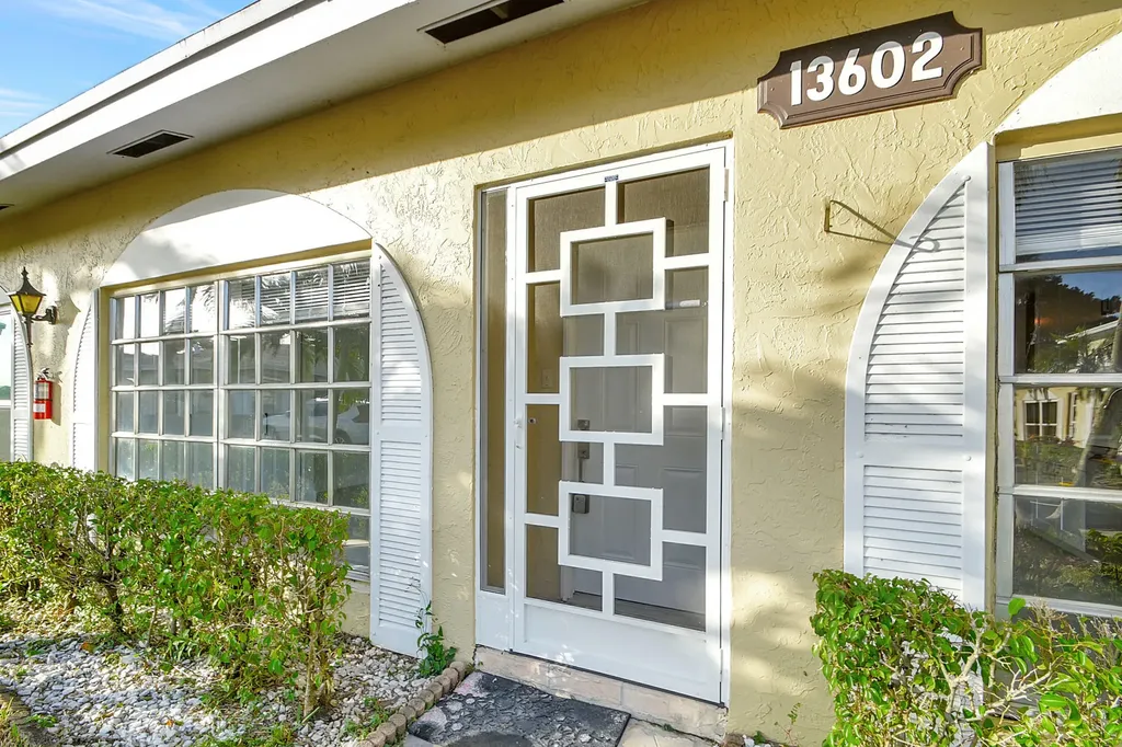 13602 Via Flora Delray Beach FL 33484