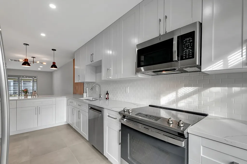 13602 Via Flora Delray Beach FL 33484