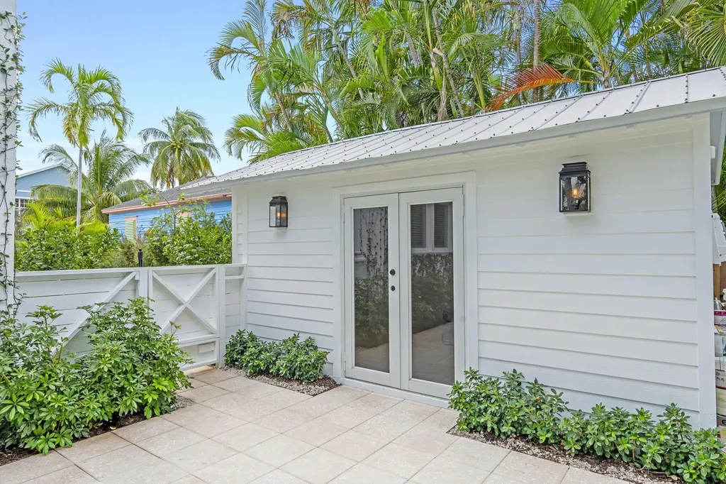 313 Vallette Way West Palm Beach FL 33401