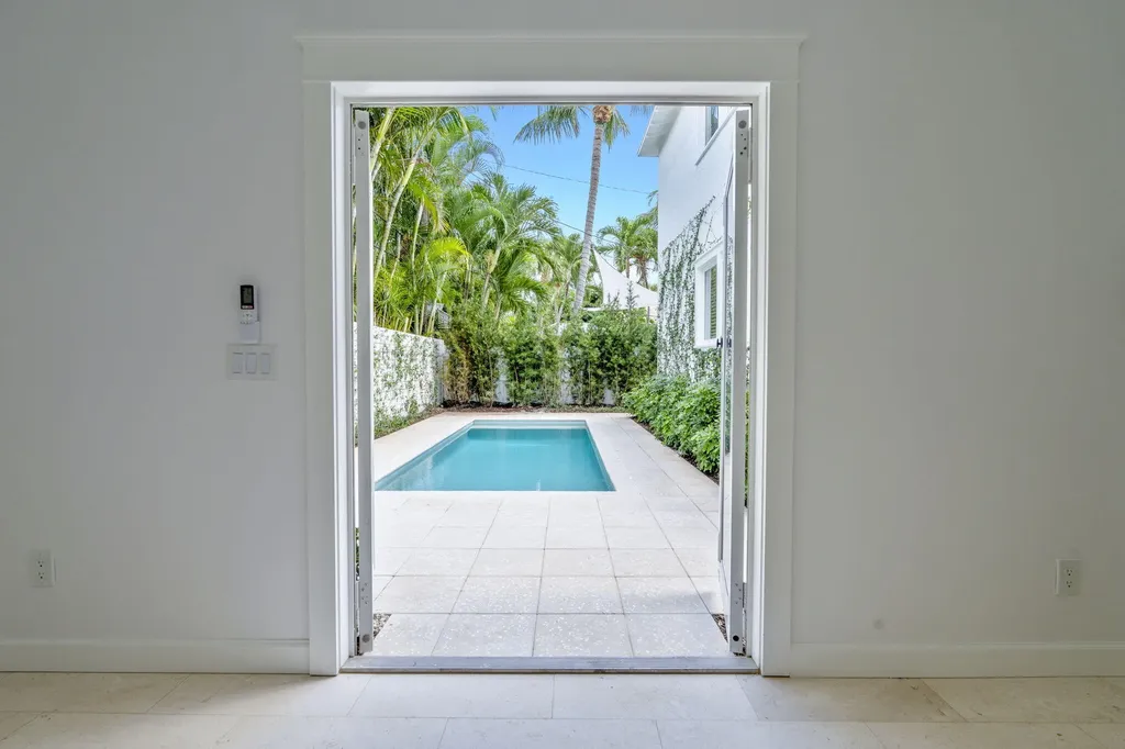 313 Vallette Way West Palm Beach FL 33401