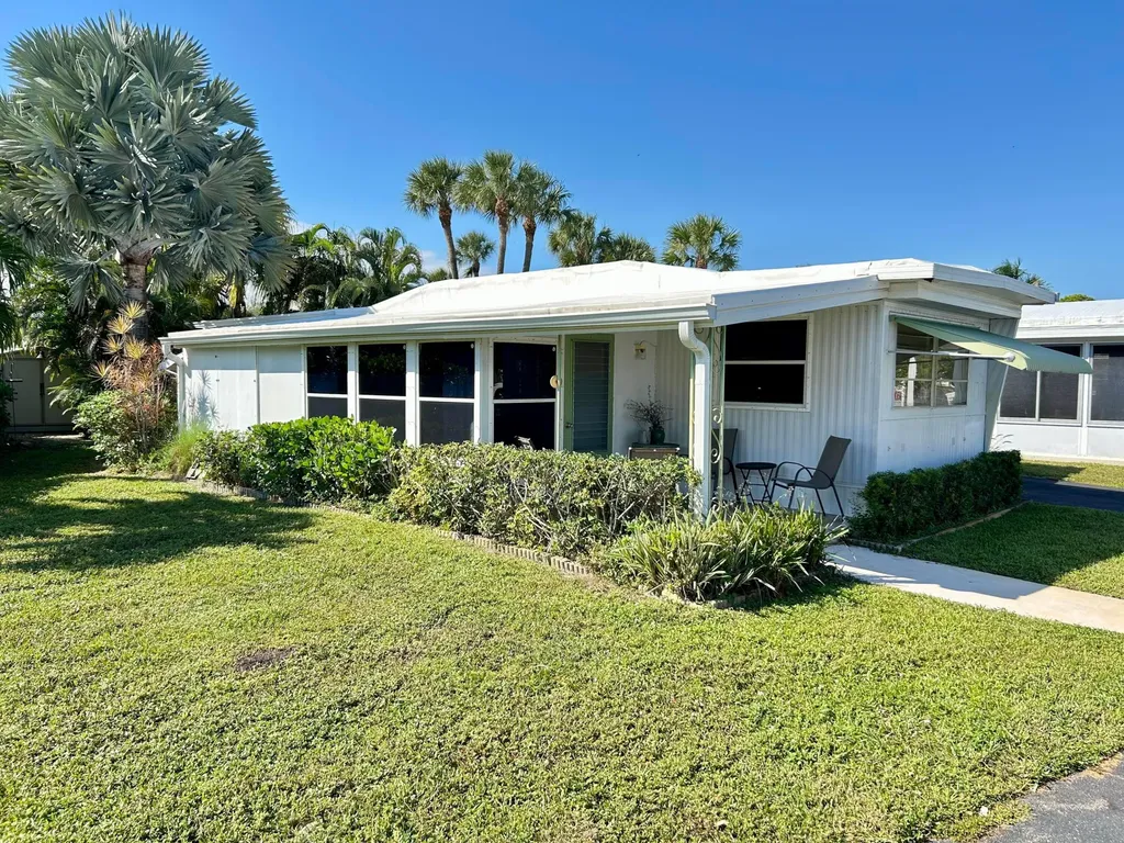 425 E Bougainvillea Drive Deerfield Beach FL 33442